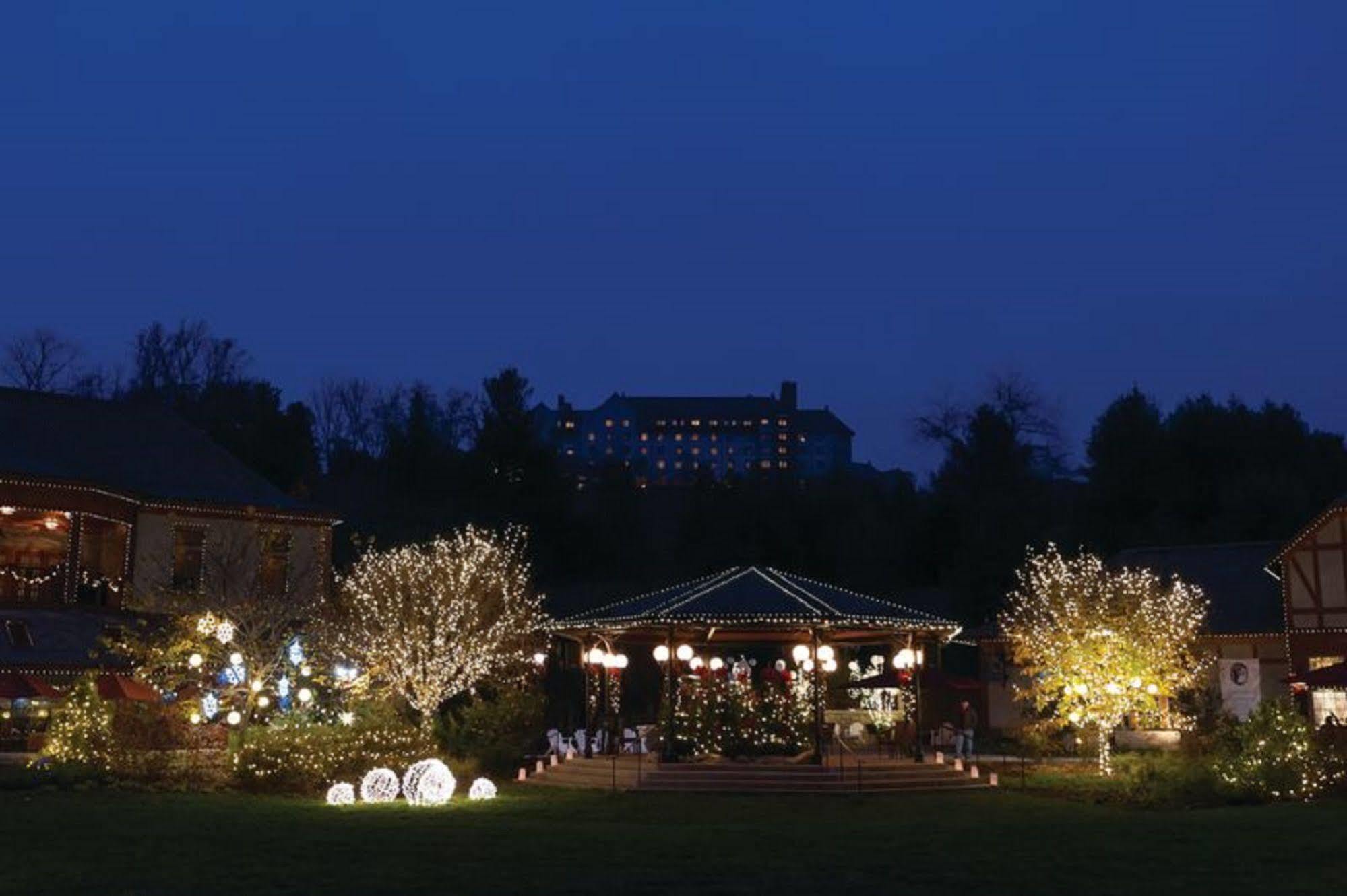 Village Hotel On Biltmore Estate アシュビル エクステリア 写真