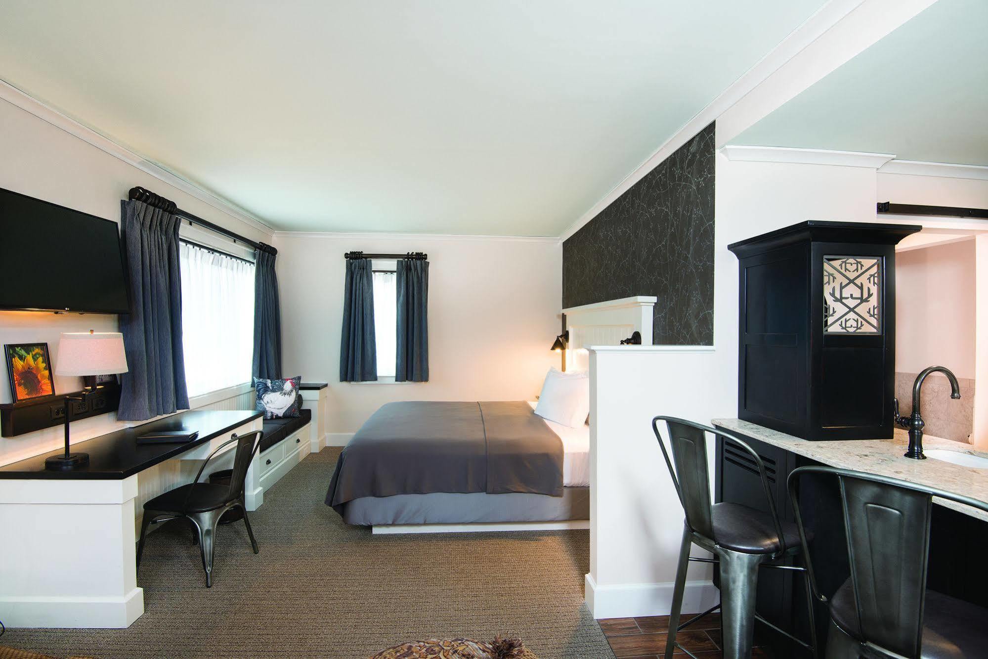 Village Hotel On Biltmore Estate アシュビル エクステリア 写真
