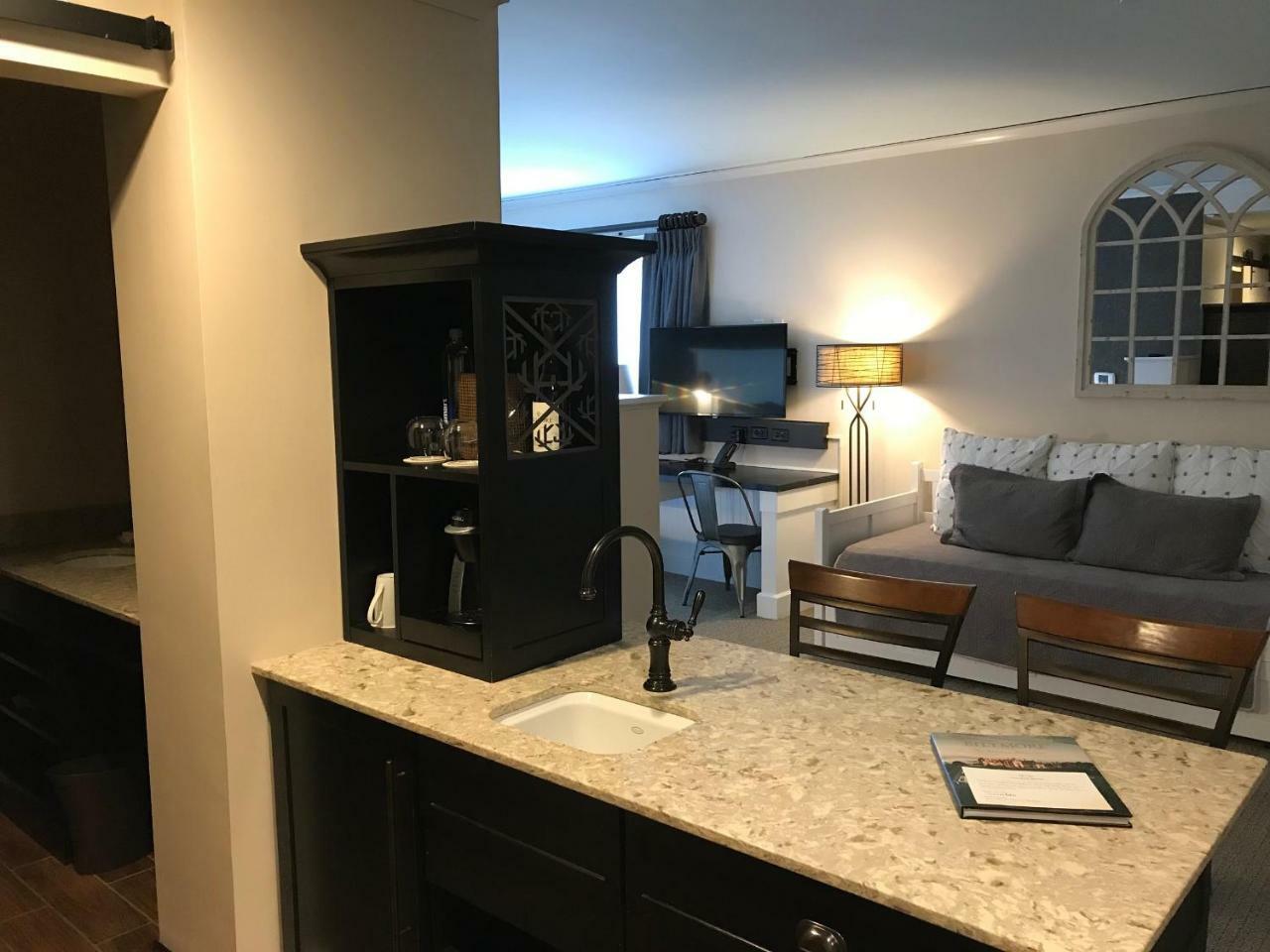 Village Hotel On Biltmore Estate アシュビル エクステリア 写真